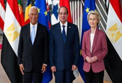 "ميدل إيست فروم": الحكومات الغربية تمول نظام السيسي بـ 57 مليار دولار رغم سياساته الكارثية 