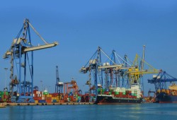 بالأرقام|| جريمة بيع «الإسكندرية للحاويات»... كيف يفرّط النظام في أصول مصر الاستراتيجية؟ وتجاوز السيادة الوطنية