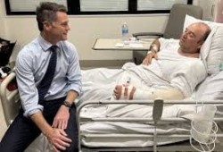 هجوم إماراتي صهيوني غربي لطمس دور البطل المسلم أحمد الأحمد في إنقاذ يهود استراليا من الهجوم الإرهابي