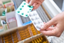 شعبة الأدوية تحتفي بزيادة مبيعات الدواء 39% وجني 265 مليار.. والحقيقة: تراجع المبيعات 50% وقفزة الأسعار 200%