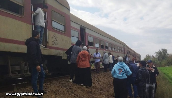بالفيديو|| خروج قطار طنطا - القاهرة عن القضبان في المنوفية