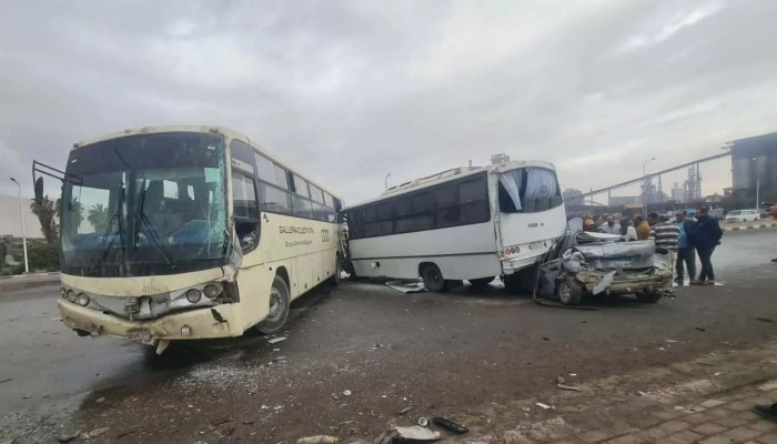 5 مصابين في تصادم مروع بين ثلاث مركبات بالسويس