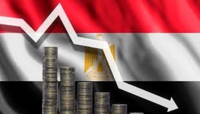 البنك الدولي يفضح اقتصاد السيسي: ديون تلتهم 50% من الصادرات ومستقبل مرهون للأجانب