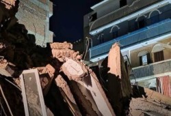 بالفيديو.. 4 مصابين في انهيار عقار بمحافظة المنيا