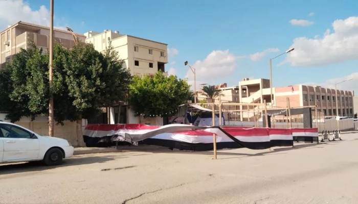 شاهد|| "انتخابات العار".. انسحابات جماعية ورشاوى بـ"الباركود" وخروقات أمنية تفضح "مسرحية البرلمان"