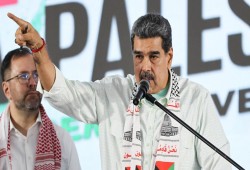 ترامب يفرض حصارًا بحريًا على فنزويلا ويصعّد الصراع حول نفط كراكاس