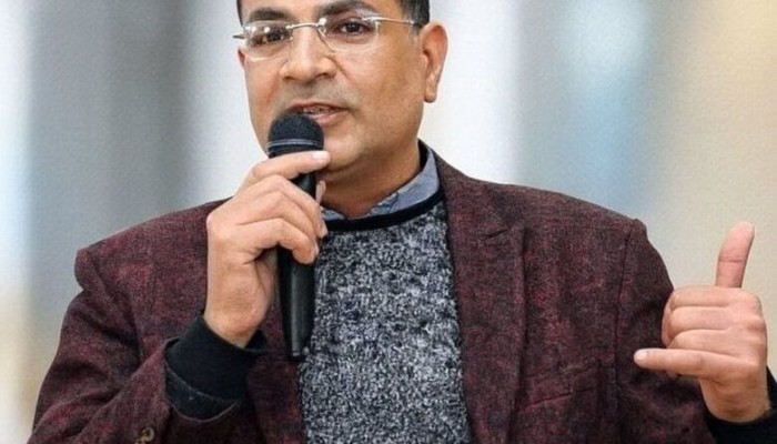 رئيس حزب الدستور السابق أمام النيابة بعد انتقاده التحقيق مع عمار علي حسن