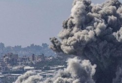 الاحتلال الإسرائيلي يواصل خرق وقف إطلاق النار بقصف مكثف على خان يونس وغزة