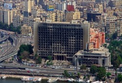 من رمزٍ للفساد إلى سلعةٍ للبيع.. حكومة الانقلاب تفرط بأرض الحزب الوطني بحثًا عن الدولار وقطر أكبر المهتمين