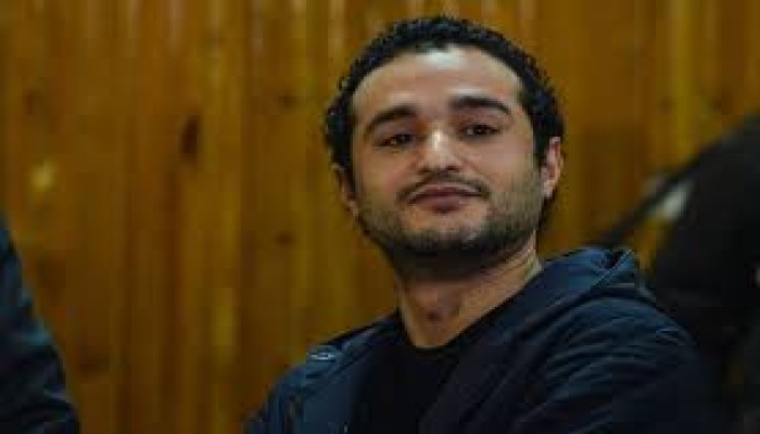 تفاصيل منع أحمد دومة من السفر إلى بيروت 