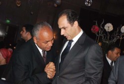 مذيع "العربية" يحرج "مصطفى بكري": يُقال إنك رجل مع الجميع.. وحينما يغادرون المشهد تنقلب عليهم.. هكذا رد؟