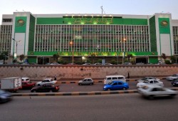 انتهاكات واسعة لحقوق عمال «الشرقية للدخان» بعد السيطرة الإماراتية