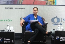 د. عالية المهدي تكشف الكارثة: خدمة الدين تلتهم 142% من الإيرادات.. والسلطة تُغرق الدولة في "دوامة استدانة" عبثية