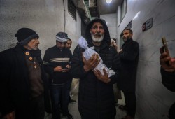 ميدل إيست مونيتور || إبادة بوسائل أخرى: أطفال فلسطين يُقتلون بالبرد لا بالقنابل