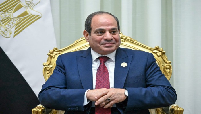 السيسي يتوسل للسعودية والصين ودول أخرى لمبادلة ديون بـ 20 مليار دولار بقطع عقارية وشواطئ