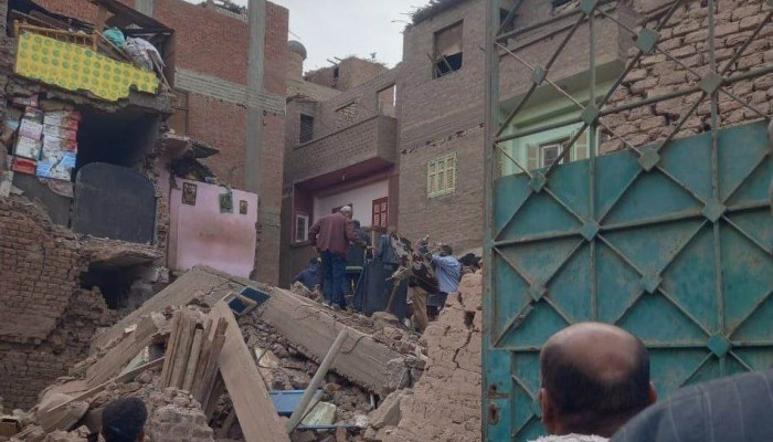 فيديو|| انهيار 3 منازل في أسيوط يسفر عن مصابين ويشعل القلق من تكرار كوارث العقارات