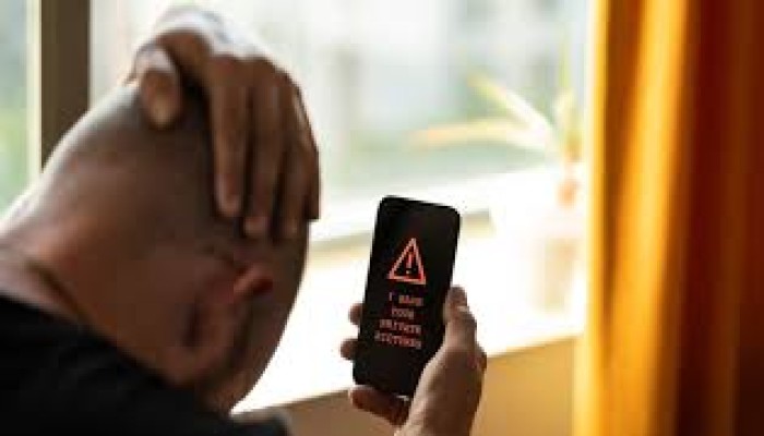 تفاصيل صادمة.. كيف يراقبك هاتفك عندما يكون مغلقًا؟