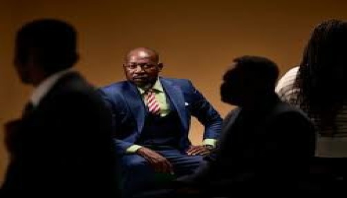 الجارديان || «تتسلل وتأمل أن تعود حيًا»: متطوعو السودان الذين يخاطرون بكل شيء لإنقاذ الملايين