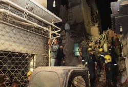 شاهد|| كارثة إمبابة... 21 مصابا و4 جثث في انهيار عقار