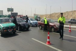 "تغليظ عقوبات المرور"..  جباية" تطارد المواطن وتحمي فساد الطرق المنهارة