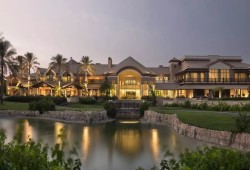 فيديو || صدمة في سوق العقارات بعد بيع فيلا بالقطامية بمليار جنيه.. بسعر مدينة صغيرة