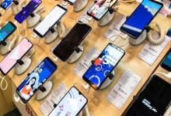 الركود ورقائق السيليكون والرامات يرفعون أسعار المحمول 15%