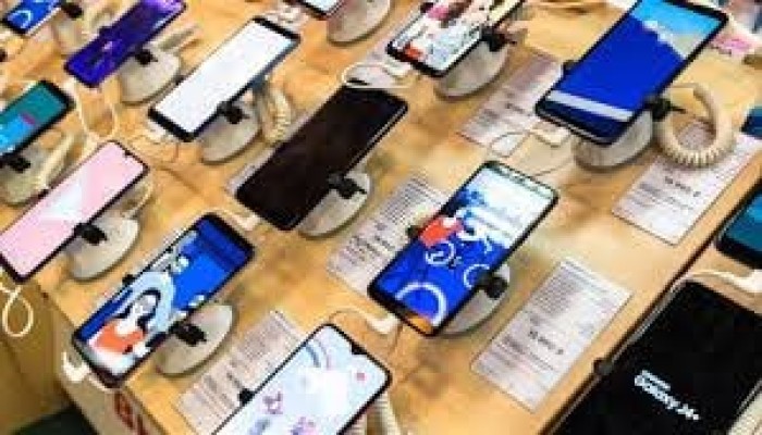 الركود ورقائق السيليكون والرامات يرفعون أسعار المحمول 15%