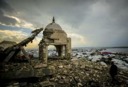 الجارديان || في غزة نعلق داخل متاهة انتظار لا تنتهي: ننتظر السلام وتوقف الموت وعودة الحياة