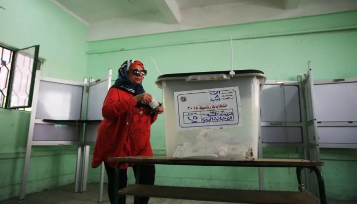 إعادة الدوائر الـ 19 من المرحلة الأولى ... قرار السيسي شو إعلامي تفضحه المخالفات وشراء الأصوات والتلاعب في اللجان