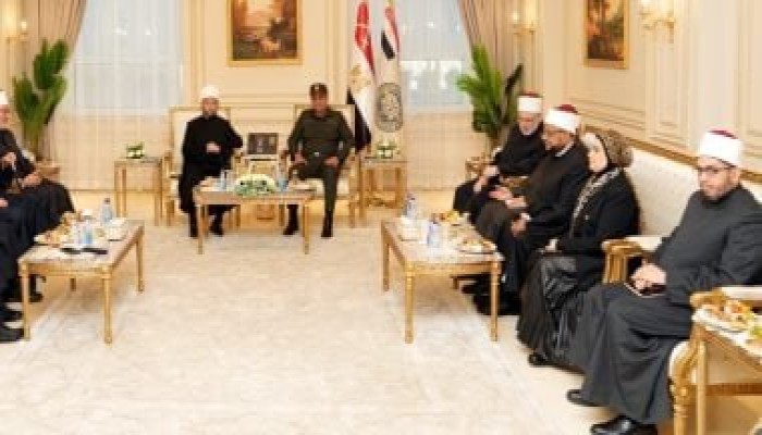 "العمامة" في طابور الصباح.. أكاديمية ناصر العسكرية تقود أخطر عملية لـ "تأميم المنابر" وتحويل الأئمة إلى "جنود" برتبة وعاظ