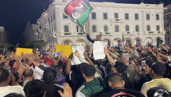 ميدل إيست مونيتور || رغم تهديدات الحرب.. شباب يعيدون إحياء طرابلس