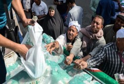 رئيس اتحاد البنوك يفضح كذب الحكومة: المواطن يموت والمؤشرات "الوهمية" تتحسن