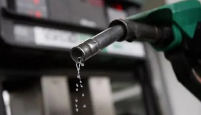 هجمات أمريكية على فنزويلا تهدد بزيادة أسعار البنزين.. وحكومة السيسي مستعدة لاستغلال الأزمة