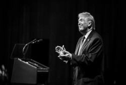 جرينلاند تحت أطماع أمريكا: كيف أعاد ترامب منطق الاستعمار إلى قلب النظام الدولي؟