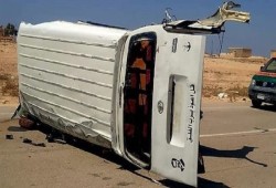 مصرع وإصابة 14 مواطن في انقلاب ميكروباص بالمنيا يفضح أزمة الطرق وغياب المحاسبة
