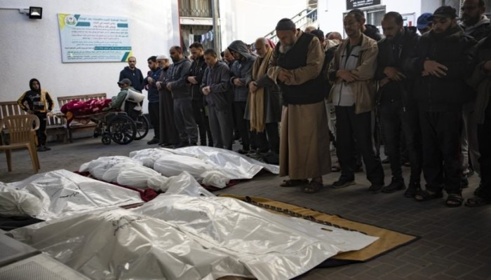 غارات على خيام النازحين بعد خرق التهدئة: شهداء جدد ومعاناة إنسانية تتفاقم في قطاع غزة