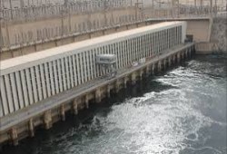 ثناء الفشل الحكومي بادارة السد العالي يفاقم أزمات الكهرباء بمصر