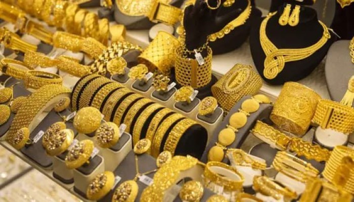 الذهب يواصل الاشتعال في مصر: قفزة جديدة محليًا رغم تراجع عالمي وترقّب أمريكي