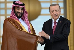 محلل سياسي عن التحالف بين تركيا والسعودية: "لا تنخدع بالاستعراضات الإعلامية الفارغة"