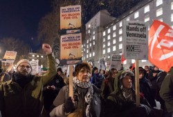 ميدل إيست مونيتور || الإمبريالية الصريحة: ترامب والابتزاز النفطي ونفط فنزويلا