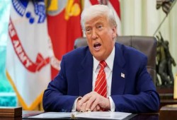 ترامب يلوّح بحرب رسوم جمركية جديدة بـ 25%على شركاء إيران التجاريين ويهدد الهدنة مع الصين