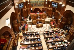 كيف يوسع تحالف الأمن والعسكر بمجلس شيوخ السيسي قبضته على الصحافة في مصر؟