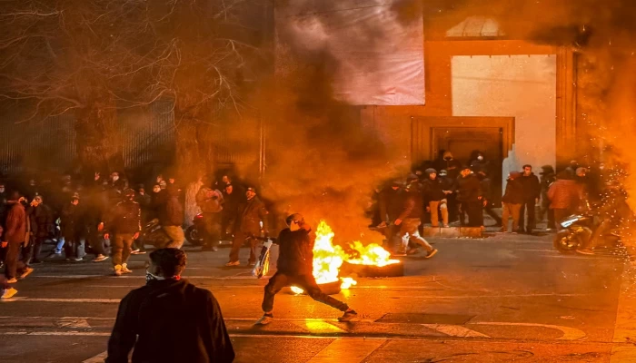 بوليتيكو || ترامب يدعي أن لديه خيارات عسكرية كثيرة ضد إيران.. لكنه لا يملكها فعليًا