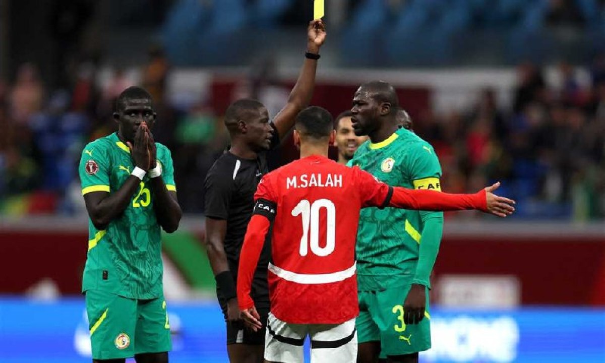 خبير إداري: هرتلة حسام حسن منهج إدارة بمصر.. وشعارات الوطنية للتغطية على الفشل