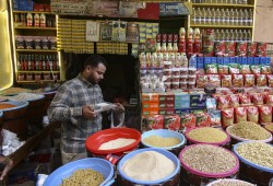 حين يصبح الطعام معركة يومية للبقاء.. تراجع القدرة الشرائية يدفع ملايين المصريين إلى حافة الجوع