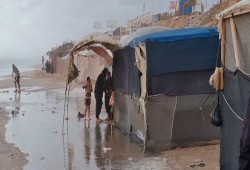 غزة بين إدارة انتقالية وواقع منكوب: لجنة وطنية تولد تحت النار والبرد والفيتو السياسي