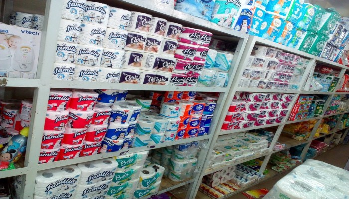 علبة المناديل من 20 لـ80 جنيهًا: الغلاء يجبر المصريين على العودة لـ«الفوط القماش» بالمنزل