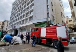 فيديو || حريق داخل سنترال المنشية بالإسكندرية يربك الاتصالات ويثير مخاوف بشأن البنية التحتية