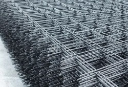 من حافز 4 آلاف إلى قفزة 3 آلاف في الطن.. مصانع الحديد تذبح السوق والمستهلك في صمت حكومي