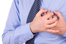 4 علامات مبكرة تنذر بالإصابة بأزمة قلبية أو سكتة دماغية 